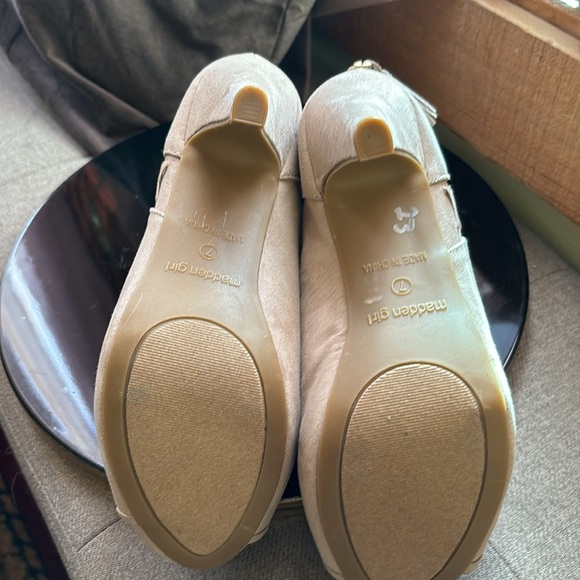 2/$30 Madden girl faux suede ankle booties size 7 - Picture 6 of 9